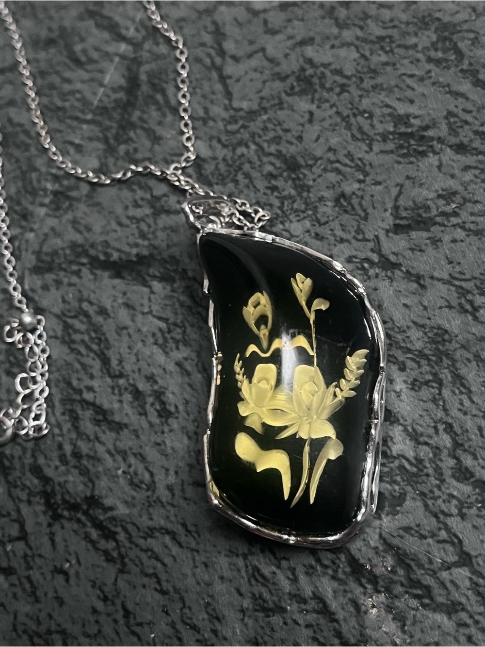 Vintage Hand-Carved Reverse Intaglio Amber Floral Pendant Necklace